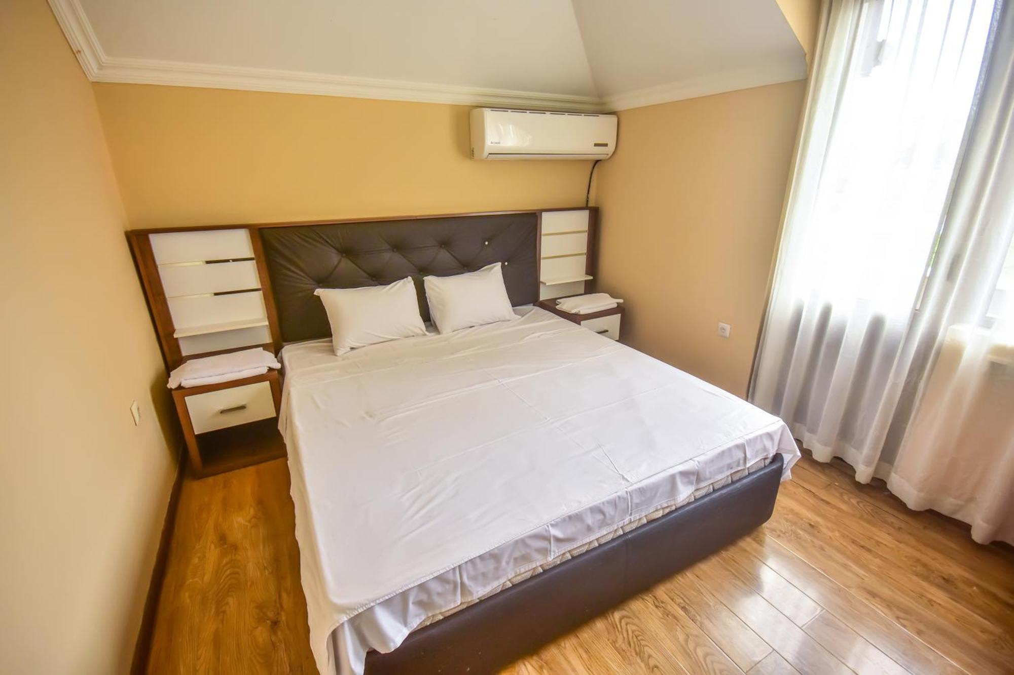 Family Apartments In Batumi Eksteriør billede