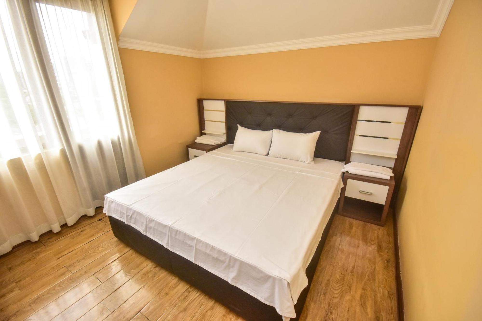 Family Apartments In Batumi Eksteriør billede
