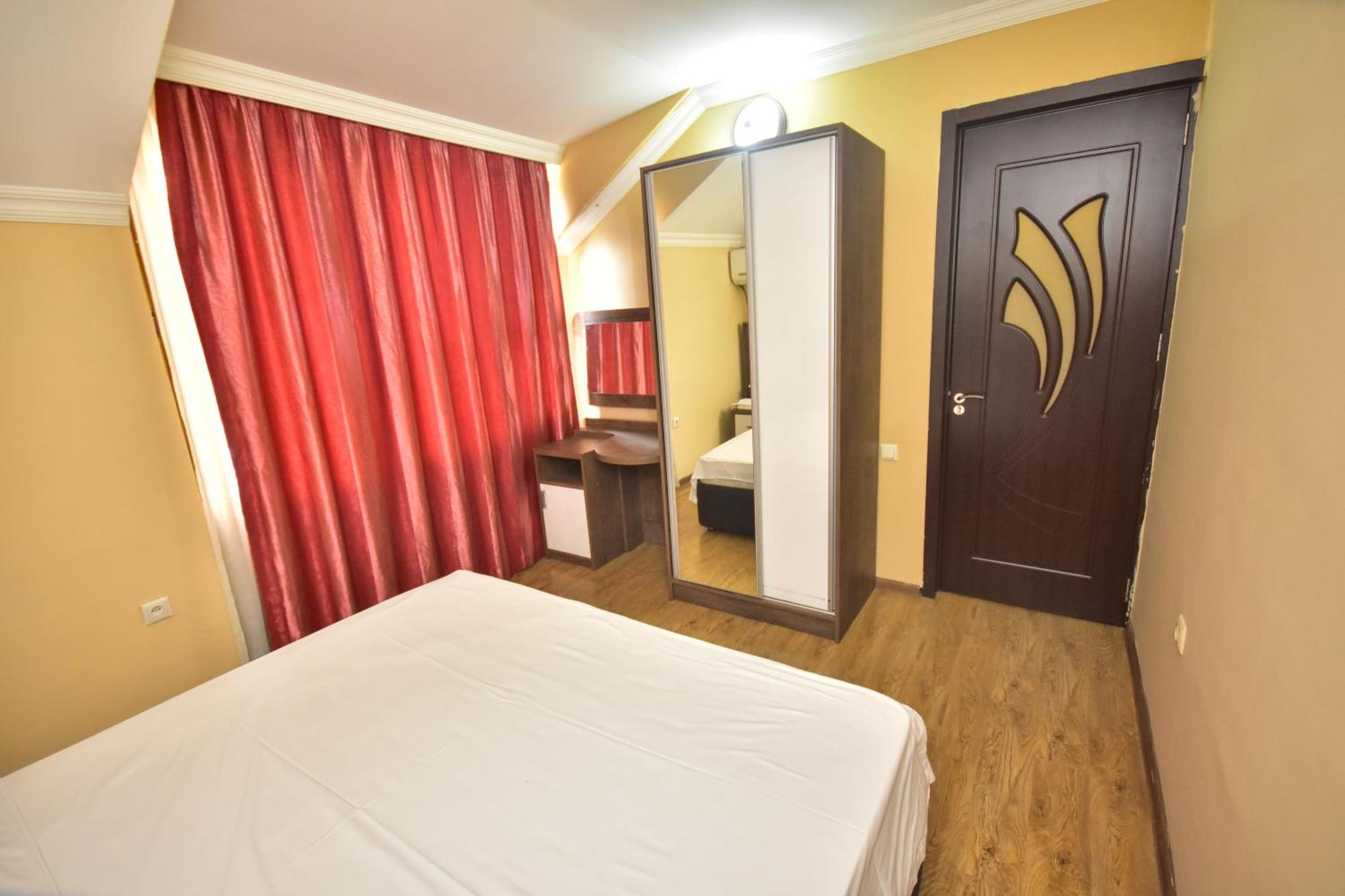 Family Apartments In Batumi Eksteriør billede