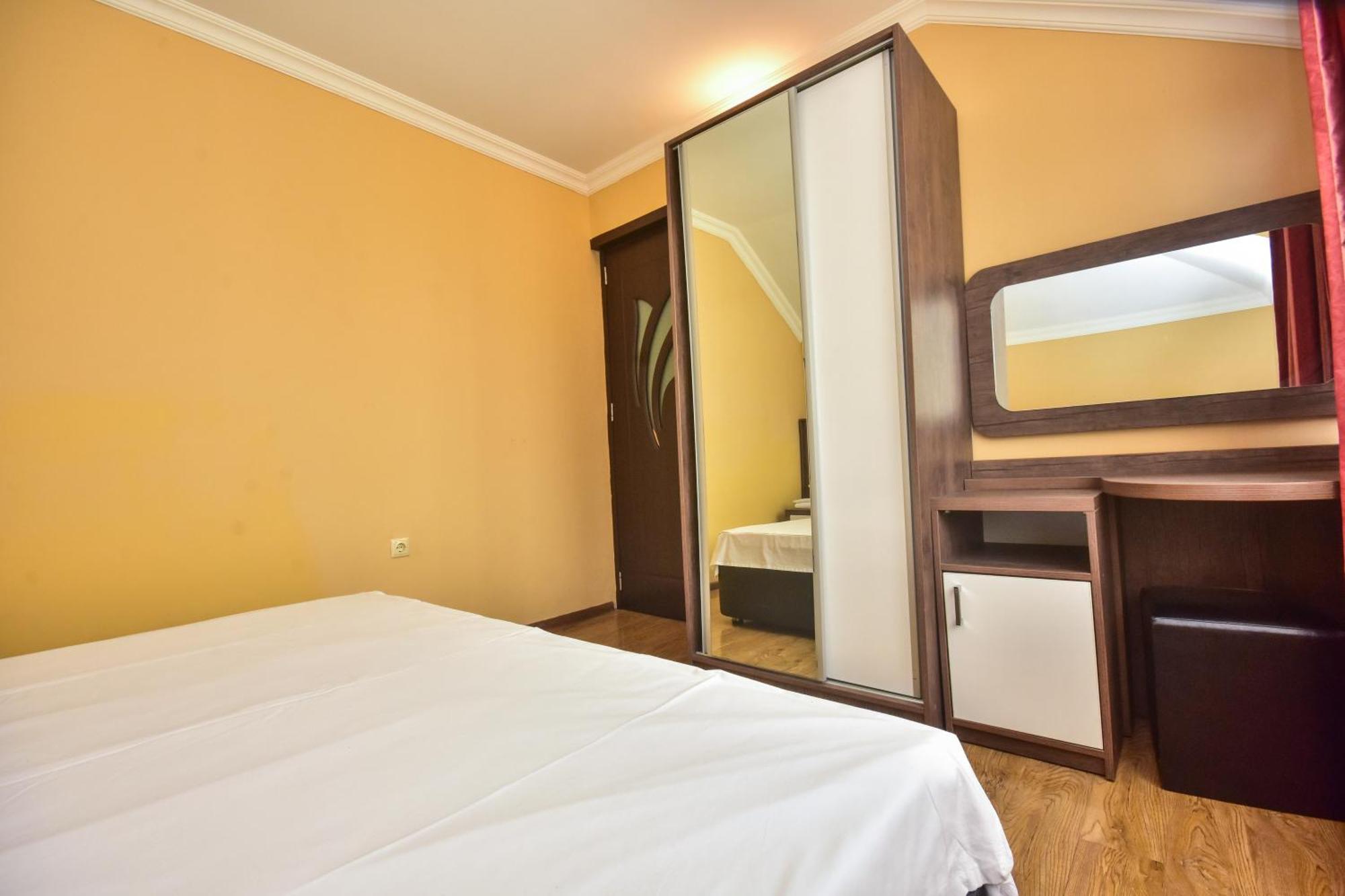 Family Apartments In Batumi Eksteriør billede